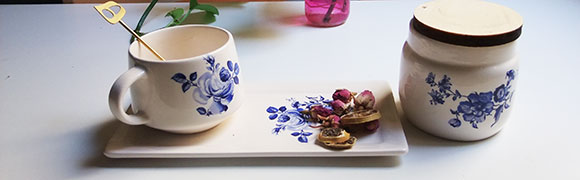 گل های آبی نوستالژی در چایخوری ها