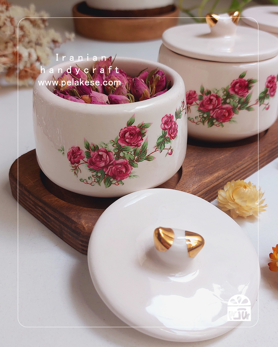 ست گلسرخی دردار با سینی چوبی | سرو چای و خوراکی عصرانه با حال‌وهوای نوستالژی