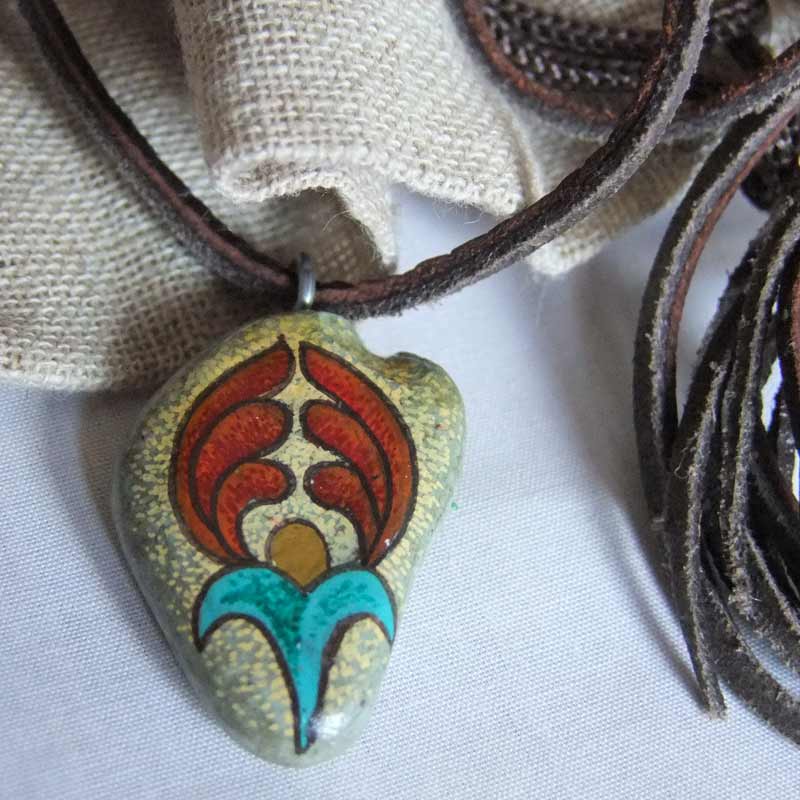 گردنبند سنگی لاله