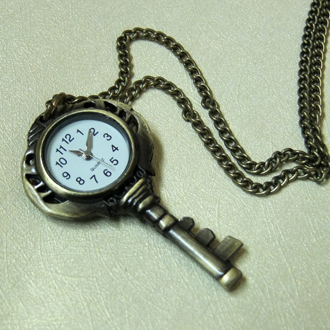 ساعت گردنی کلید