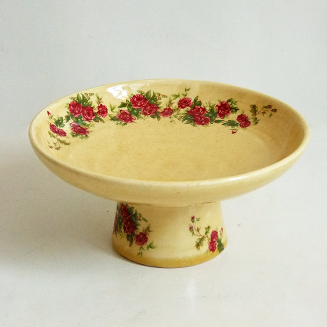 شیرینی خوری توکا