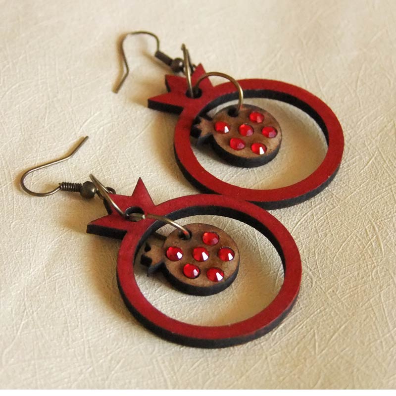 گوشواره چوبی ناردونه