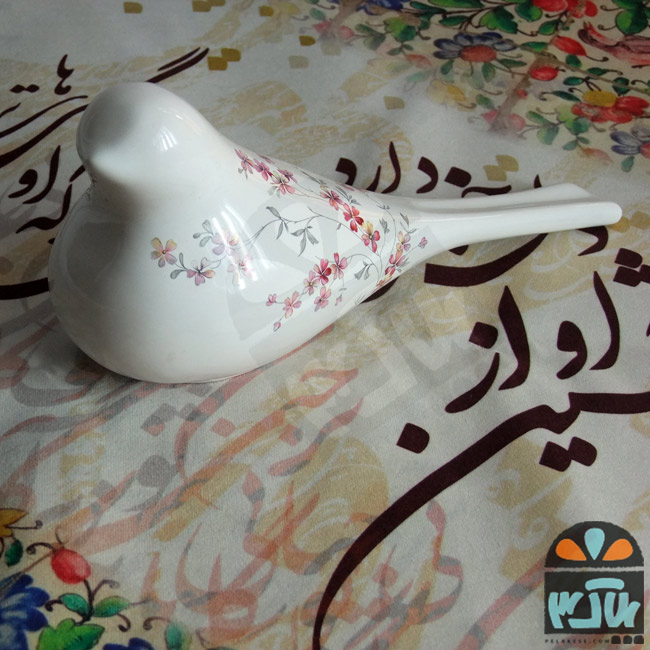پرنده بزرگ گلدار