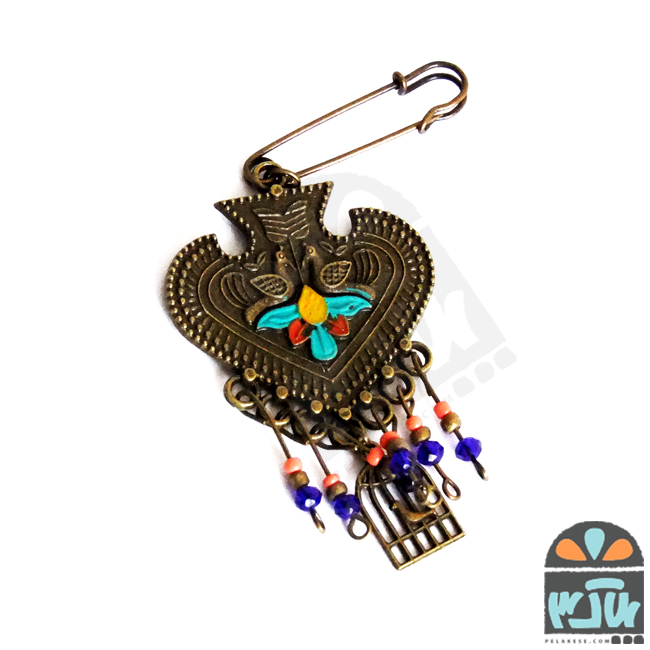 سنجاق سینه طره