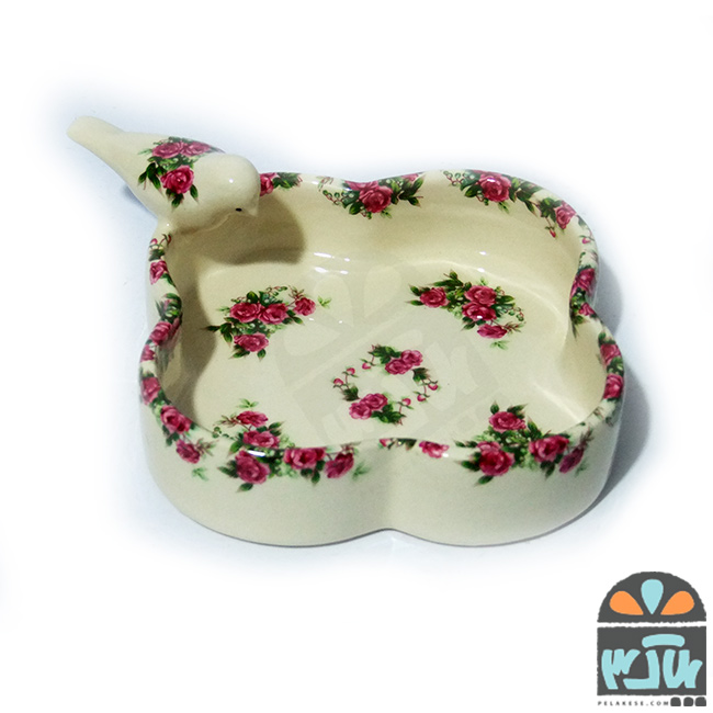 ظرف 4پر گلسرخی تک پرنده