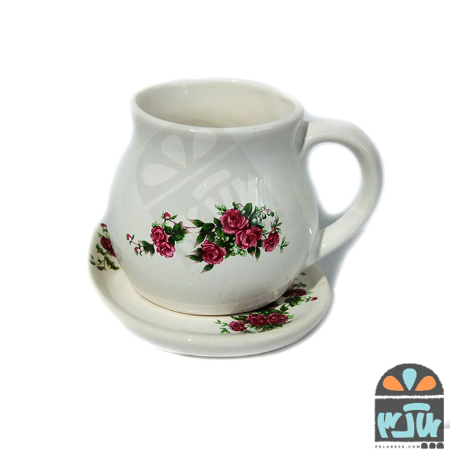 لیوان دسته دار و نعلبکی گلسرخی