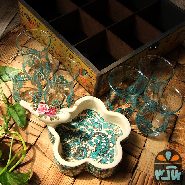 جعبه چای با استکان گلبرگ