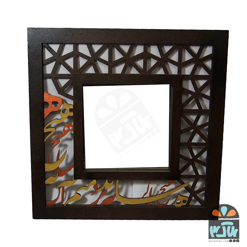 آینه دیواری هیچ